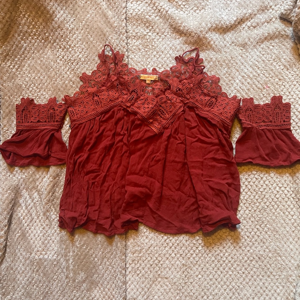 🆕 burnt orange off the shoulder blouse